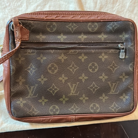 Authentic Louis Vuitton Monogram Wristlet - Picture 8 of 16